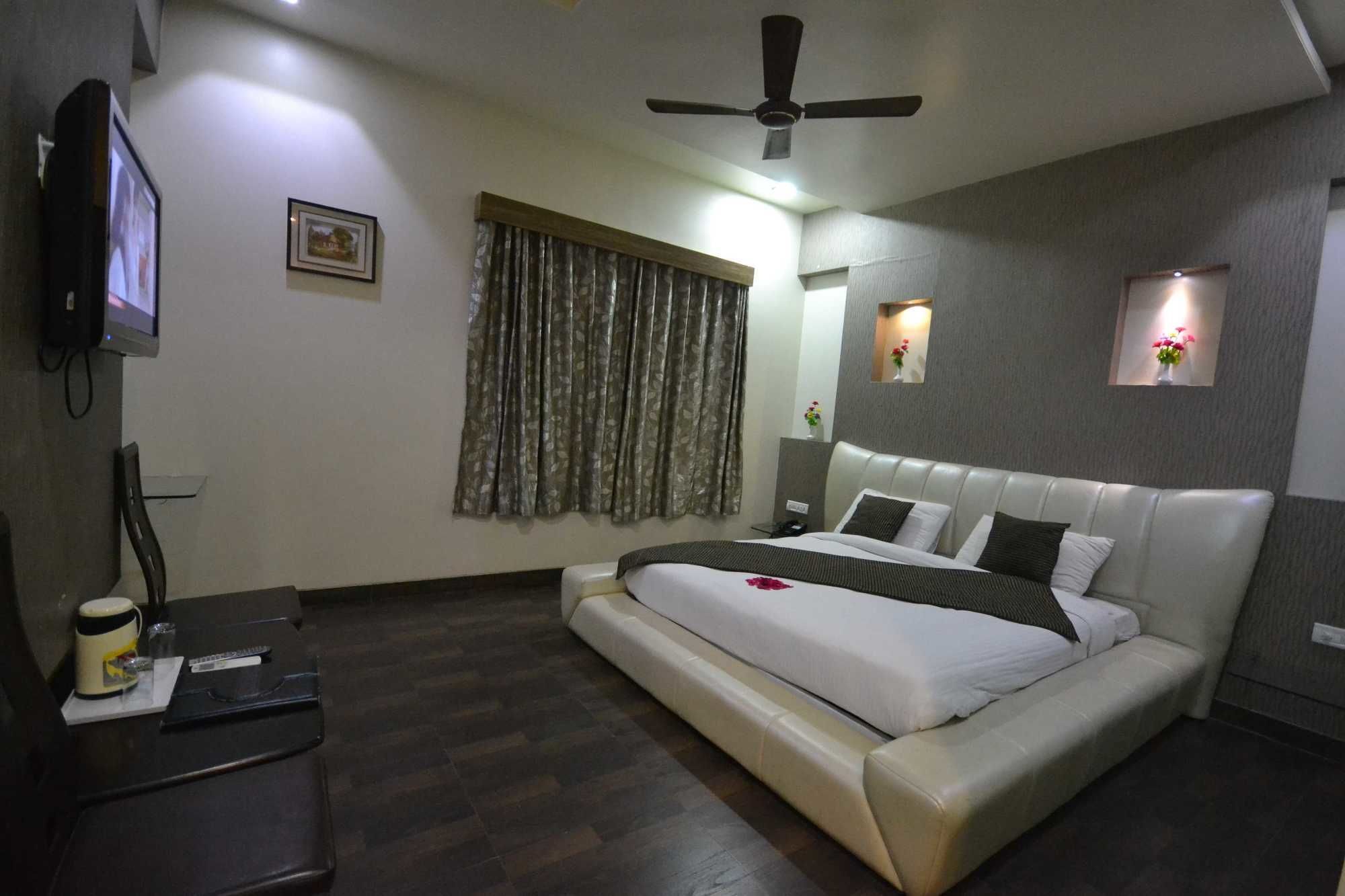 Hotel Sai Miracle Shirdi Exterior photo